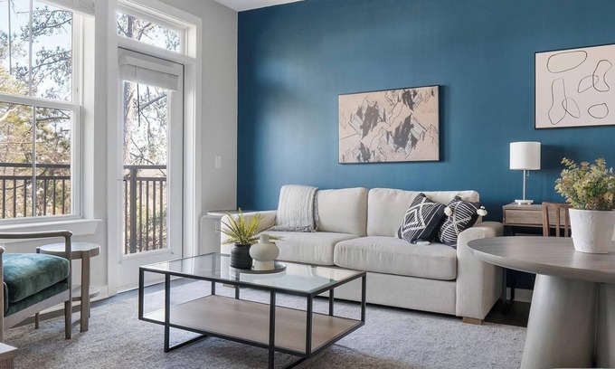 Mableton Apartment | Landing | Stunning 2BD, Pool, Gym