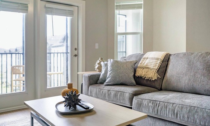 Fort Myers Apartment | Landing | Stylish 1BD, Pool, Clubhouse