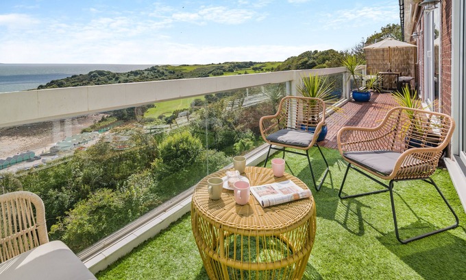 Mumbles House | Langland Bay View - Three Bedroom House, Sleeps 6