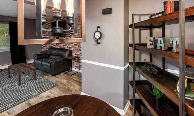 Glendora Apartment | Lansing Layover #9 | Urban Hideaway