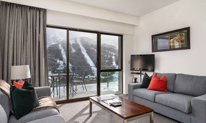Thredbo Apartment | Lantern 23 - Balcony