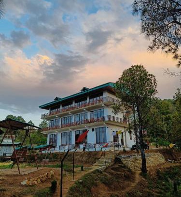 Kausani Hotel | Lap Of Himalayas Resort