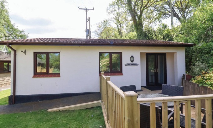 Combe Martin Cottage | LARCHWOOD LODGE @ MANLEIGH PARK, pet friendly in Combe Martin