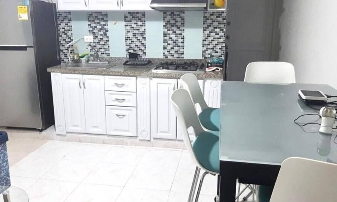 El Bosque Apartment | LARGE 1 BEDROOM APT, 2 BLOCKS OFF BOCAGRANDE BEACH, GREAT/SAFE LOCATION!