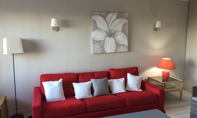 Mediterranee Apartment | Large 2 bedroom standing air conditioned seafront LINEN SUPPLIED/BED DONE