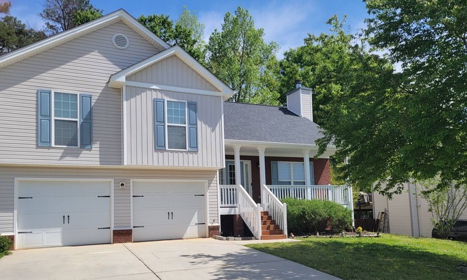 Bethlehem House | LARGE 3 BEDROOM 2 BATHS BEAUTIFUL PEACEFUL HOME