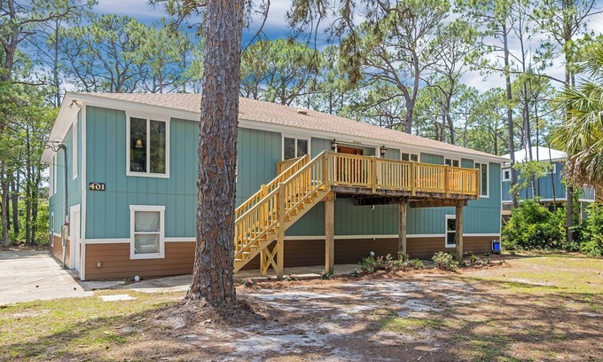Dauphin Island House | Large 3 Story Home in the pines of the East End