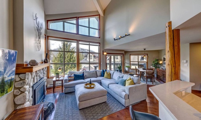 Blackcomb Villa | Large 3BD Townhome/Great Views/Hot Tub