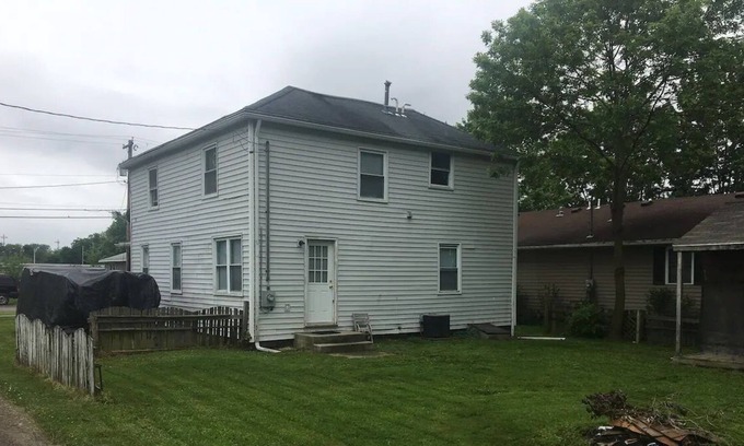Lakeview House | Large 4 BR Home Steps to Indian Lake