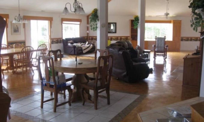 Notre-Dame-de-Pontmain Cottage | Large 4-Season Waterfront Cottage. Multi-family and Pet-Friendly!
