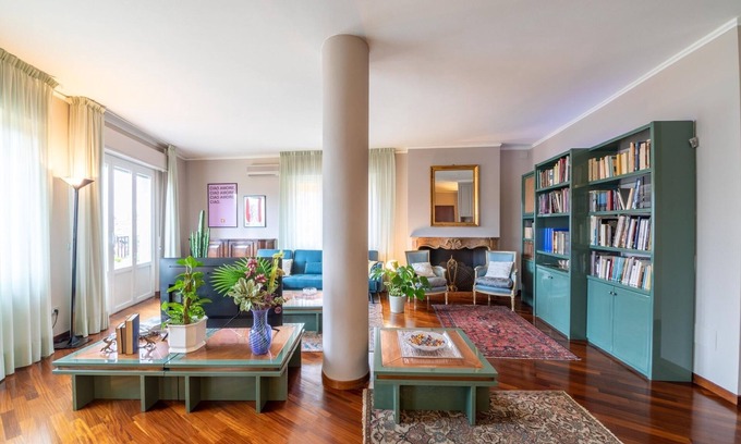 Parma City Centre Apartment | Large and bright penthouse in the heart of the city of Parma near the station