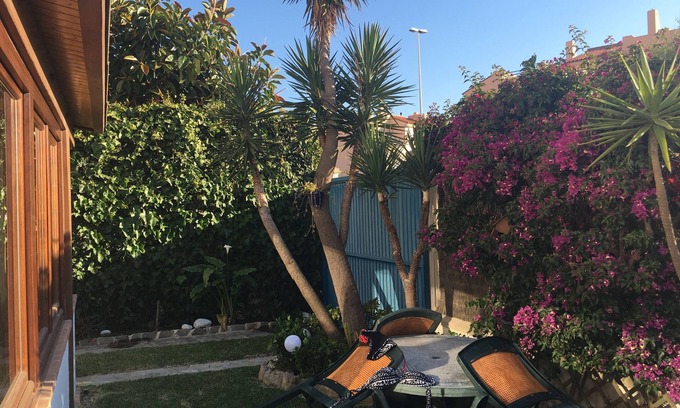 Tarifa House | Large and charming house next to Playa de Los Lances (with garden and parking).