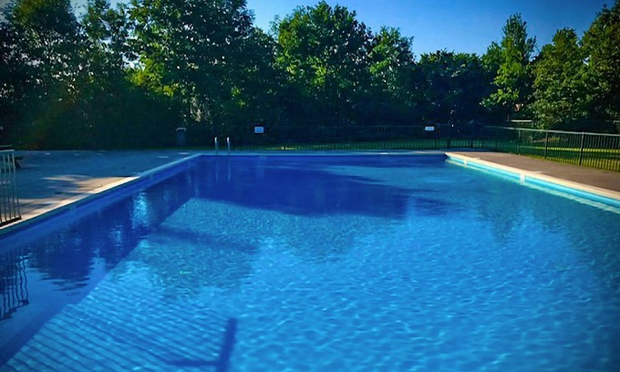 Zeewolde House | Large and stylish vacation home with plenty of space and a private hot tub to relax in.