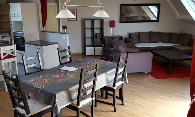 Pleumeur-Bodou Apartment | Large apartment near the beach