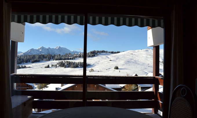 Les Saisies Apartment | Large apartment in resort center