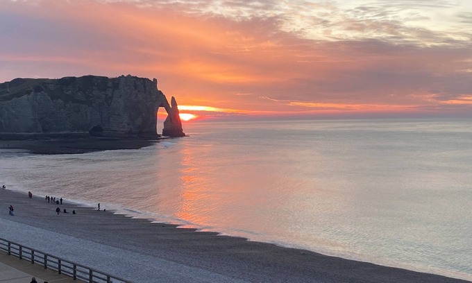Etretat Apartment | Large apartment with panoramic sea view