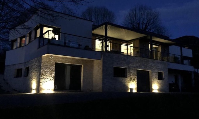 Notre-Dame-de-Sanilhac Villa | Large architect's house