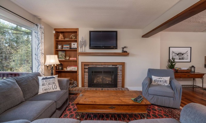 Quechee Condo | Large Backyard, Game Room, Has AC - Saltbox 1D