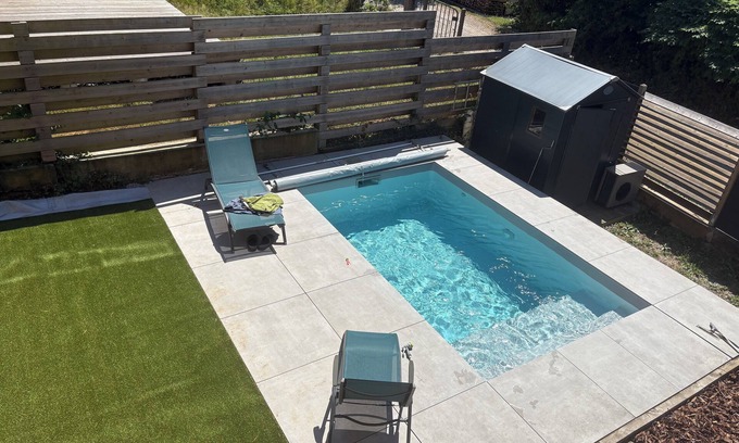 Arches House | Large comfortable house with swimming pool in the countryside