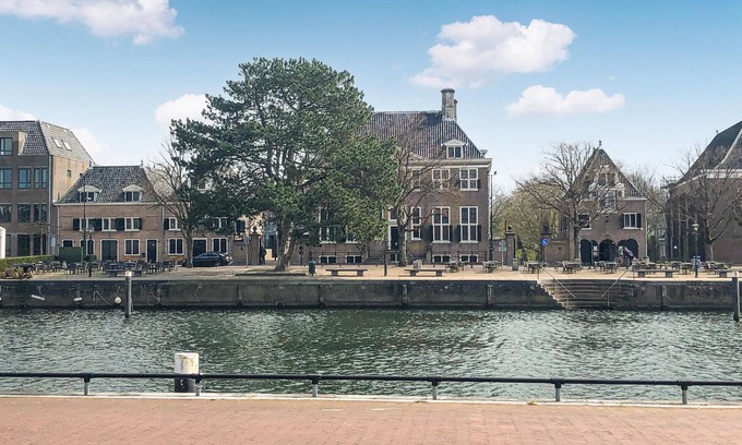 Municipality of Hellevoetsluis House | Large cottage with space for a family.