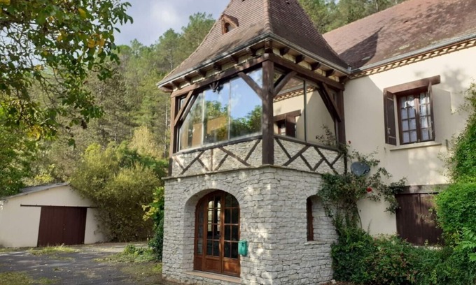 Doissat House | Large Country House No Pool but with Acres of Woodland and Gardens