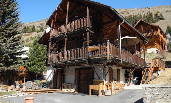 Molines-en-Queyras Ski Chalet | Large, cozy chalet in the heart of the Queyras