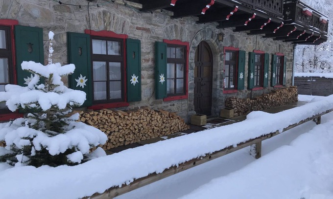 Kaprun Ski Chalet | Large cozy ski lodge located close to the Kitzsteinhorn glacier