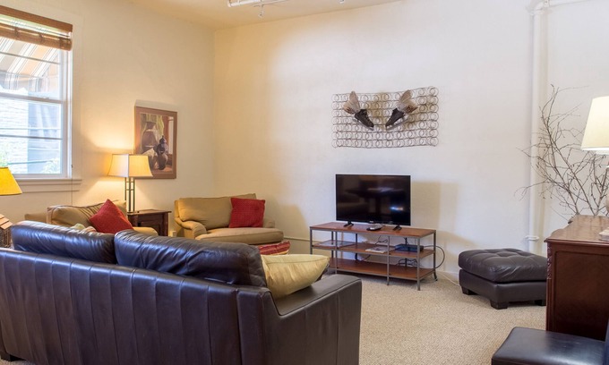 Grants Pass Apartment | Large Executive Loft Historic Grants Pass # 113