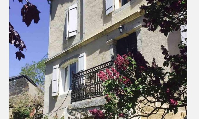 La Salvetat-sur-Agout House | Large family home in the heart of the village with its own garden