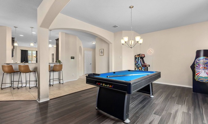 Temple House | Large Family/Group Retreat Near Medical. Games+Movie Theatre+Billiards Book Now!