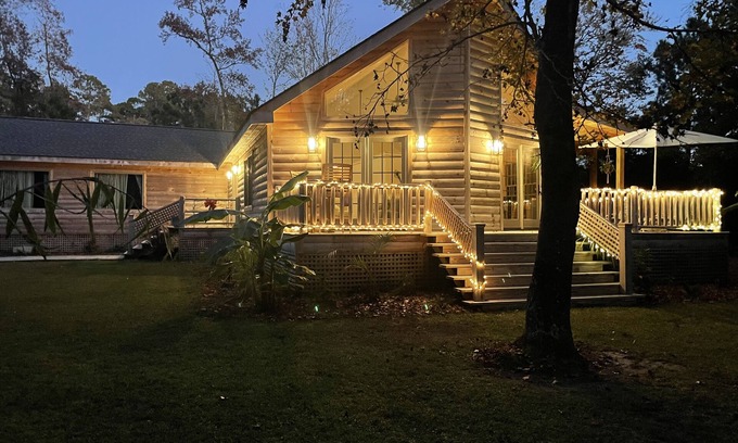 Murrells Inlet House | Large family home getaway.Hop and skip to beaches, miniature golf and nightlife