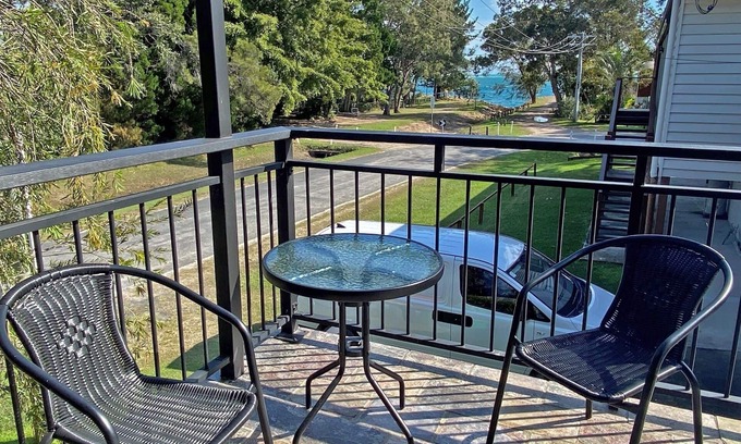 Amity Point House | Large Five bedroom Home Close to Rock Wall