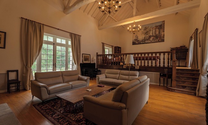 Cloyes-les-Trois-Rivieres House | Large, secluded house on the waterfront