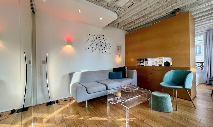 Quartier Sainte-Avoye Apartment | Large furnished studio Paris Marais Centre Pompidou