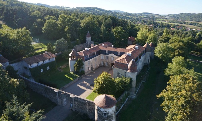 Marcoux Ski Chalet | Large group gite sleeping 50 in the great outdoors