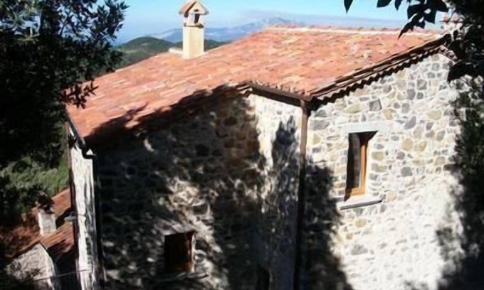 Tortorella Apartment | Large holiday flat with roof terrace and sea view