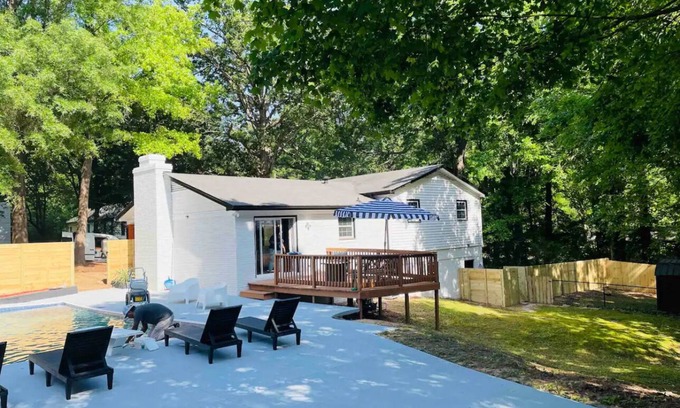 Concord House | Large home with Separate Apartment & Private Pool