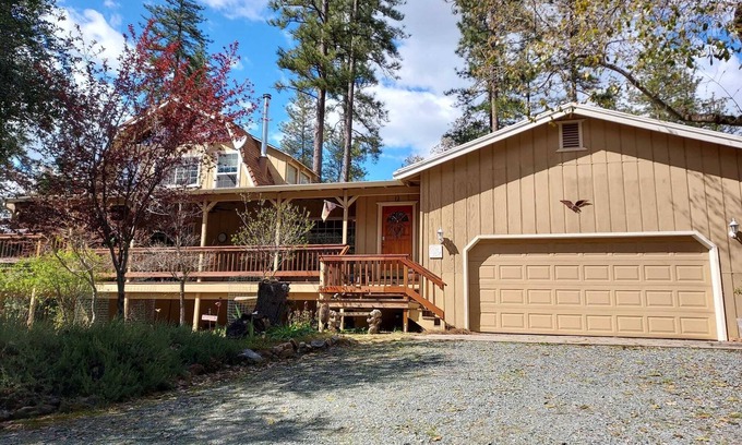 Groveland Cabin | Large Home @ Yosemite Gateway !