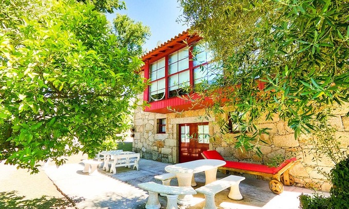 Santa Luzia House | Large House in Amares | Groups Families Stays