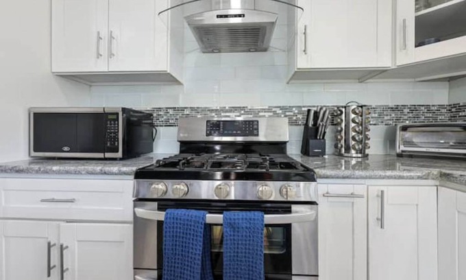 Sorrento Valley House | Large Inviting Home Near La Jolla and Del Mar