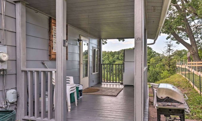 Waterport House | Large Lodge on Oak Orchard River