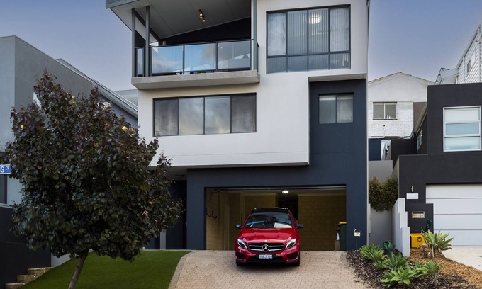 Scarborough House | Large Modern Home close to Scarborough Beach