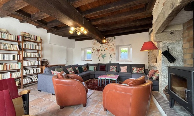 Trezelles Cottage | Large modern house for 12, garden, pets allowed