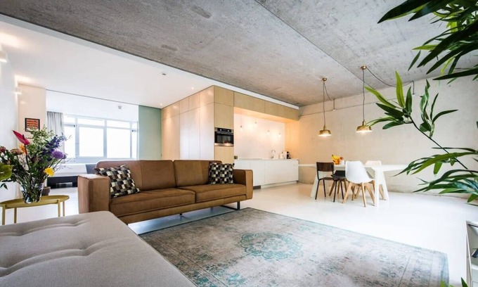 Westpoort Apartment | Large One-bedroom Apartment