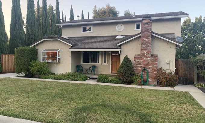 Palo Alto House | Large Palo Alto Home, Pool, 5 beds/3 baths, in the Heart of Palo Alto