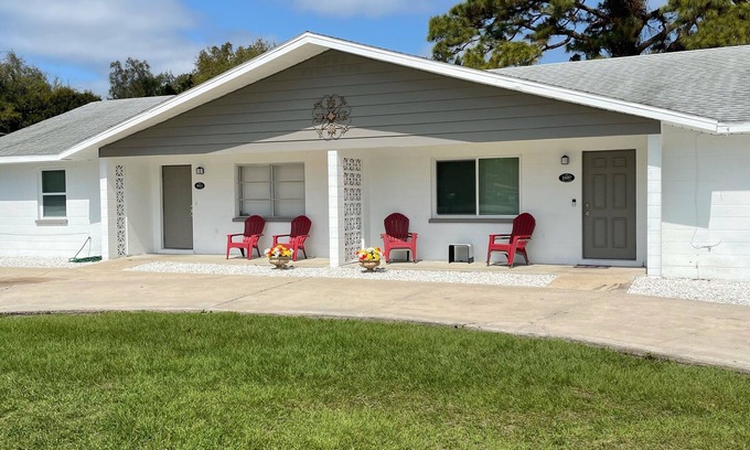 Bayshore Gardens House | Large Private Unit #1! Big yard and close to local beaches