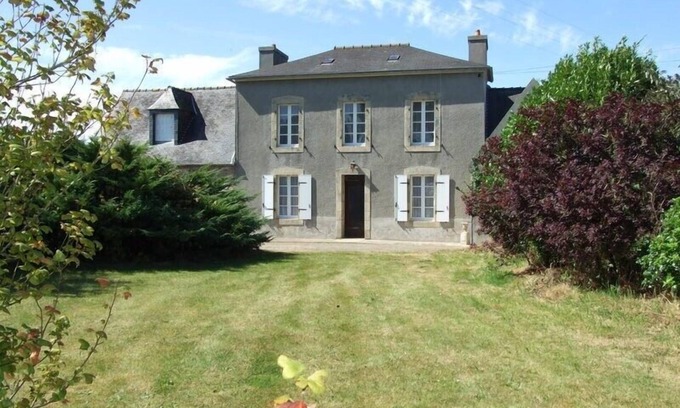 Plougasnou House | Large, quiet house close to the sea