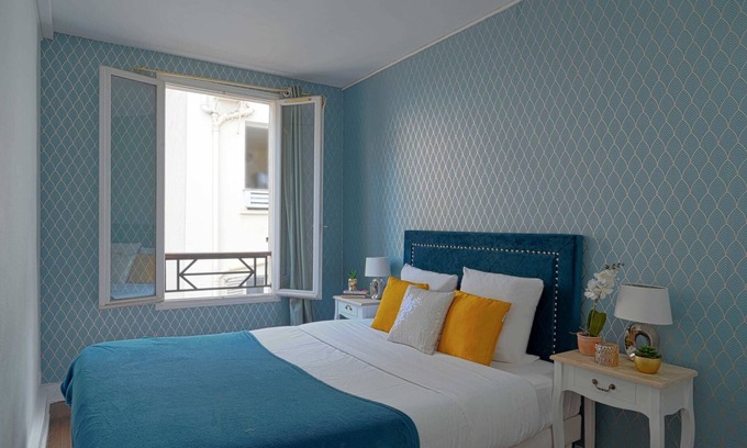 Notre-Dame Apartment | Large Renovated Apartment Chateau Versailles