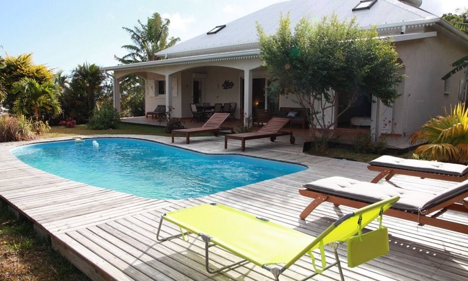 Les Avirons Villa | Large renovated villa on wooded garden veranda and pool HEATED