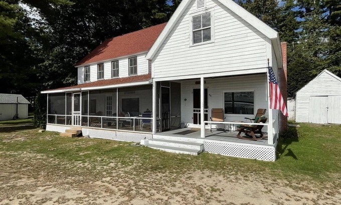 North Sebago Cottage | LARGE RUSTIC COTTAGE. SEBAGO LAKE BEACHFRONT